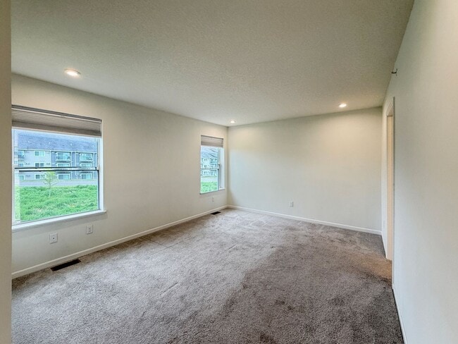 Building Photo - 13485 Territorial Cir N