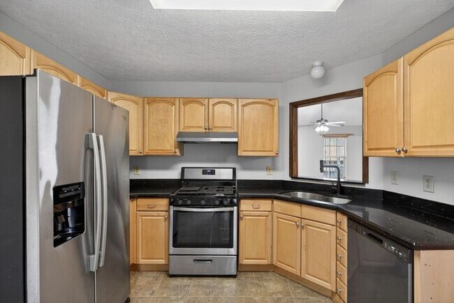 Building Photo - 3 bedroom Ranch with partially finished basement