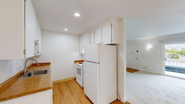 Building Photo - 400 Alameda del Prado