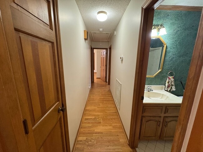 Building Photo - Available to Show