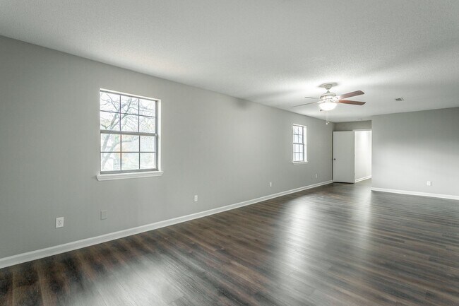Building Photo - 1109 McBrien Rd