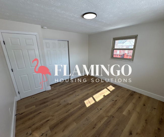 Building Photo - 2217 Harding Ave