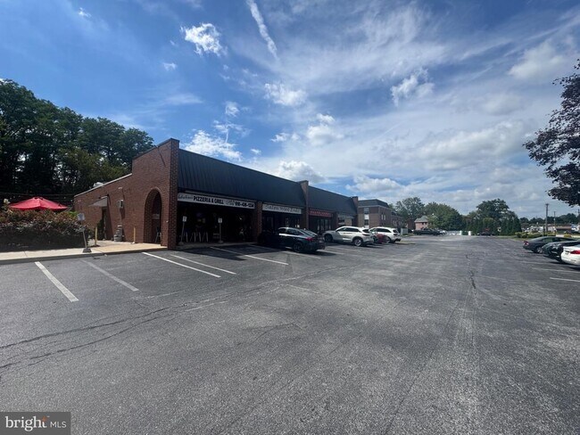 Building Photo - 1316 West Chester Pike