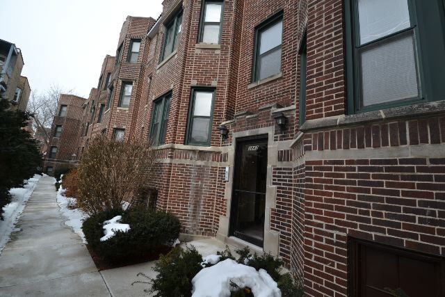 Building Photo - 3835 N Greenview Ave