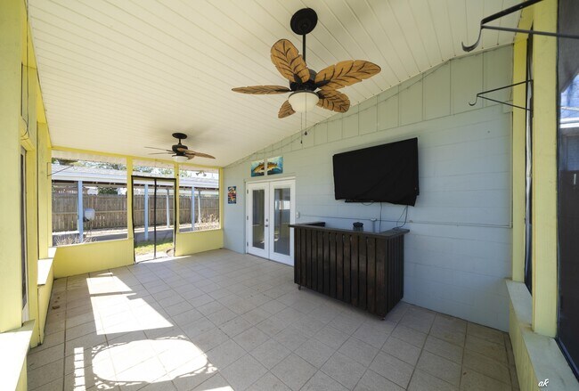 Building Photo - 3105 W 21st Ct