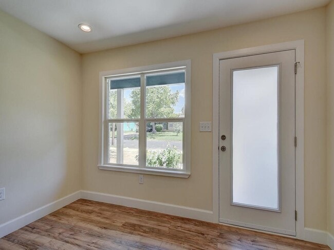 Building Photo - Fantastic Home - Windsor Park