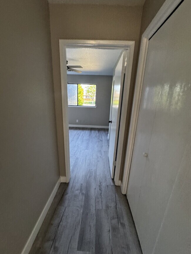 Building Photo - Newly Renovated 2-Bed, 2-Bath Condo at 3559 Guadalupe