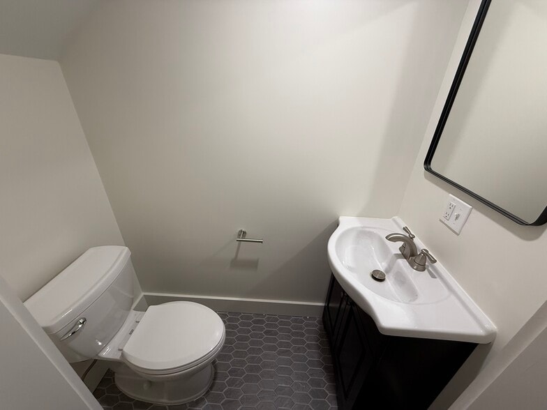 Building Photo - 35 Grant St