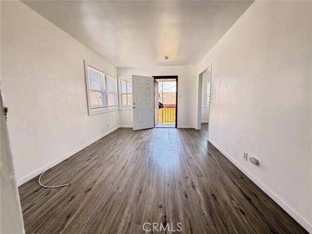 Building Photo - 2433 W Beverly Blvd