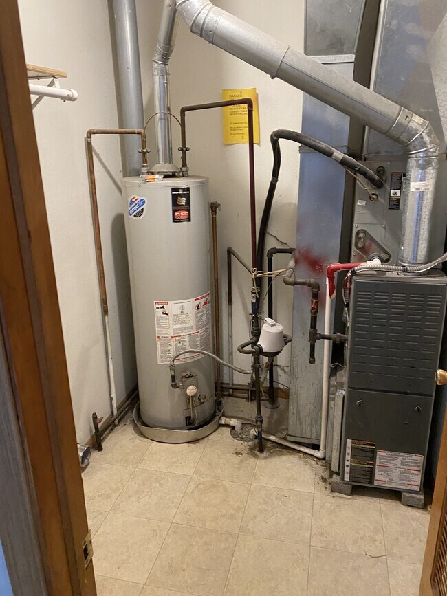 Building Photo - 374 Johnston