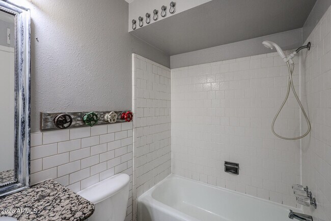 Building Photo - 93 S 95th St