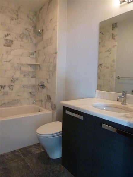 Building Photo - 154 W 2nd St