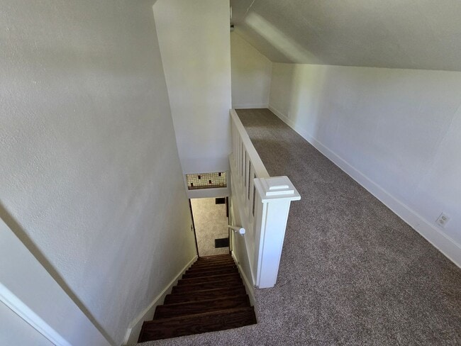 Building Photo - Garland District Home!