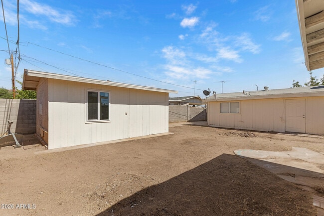 Building Photo - 2246 W Sierra St