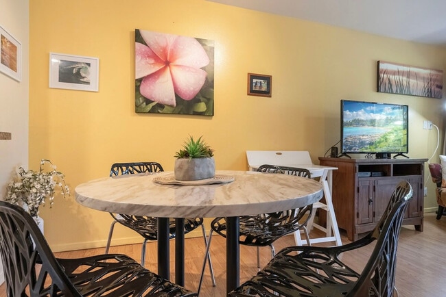Building Photo - 679 S Kihei Rd