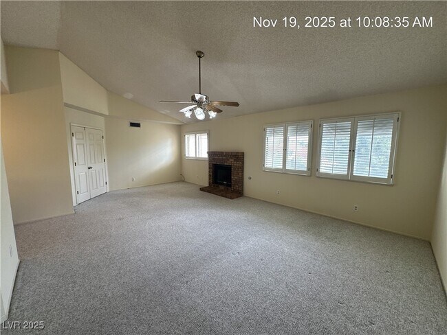 Building Photo - 398 Decareo Ct