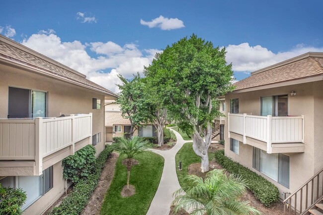 Building Photo - The Monrovia Apartment Homes