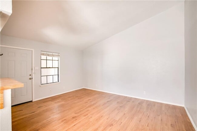 Building Photo - 12407 Tree Line Dr