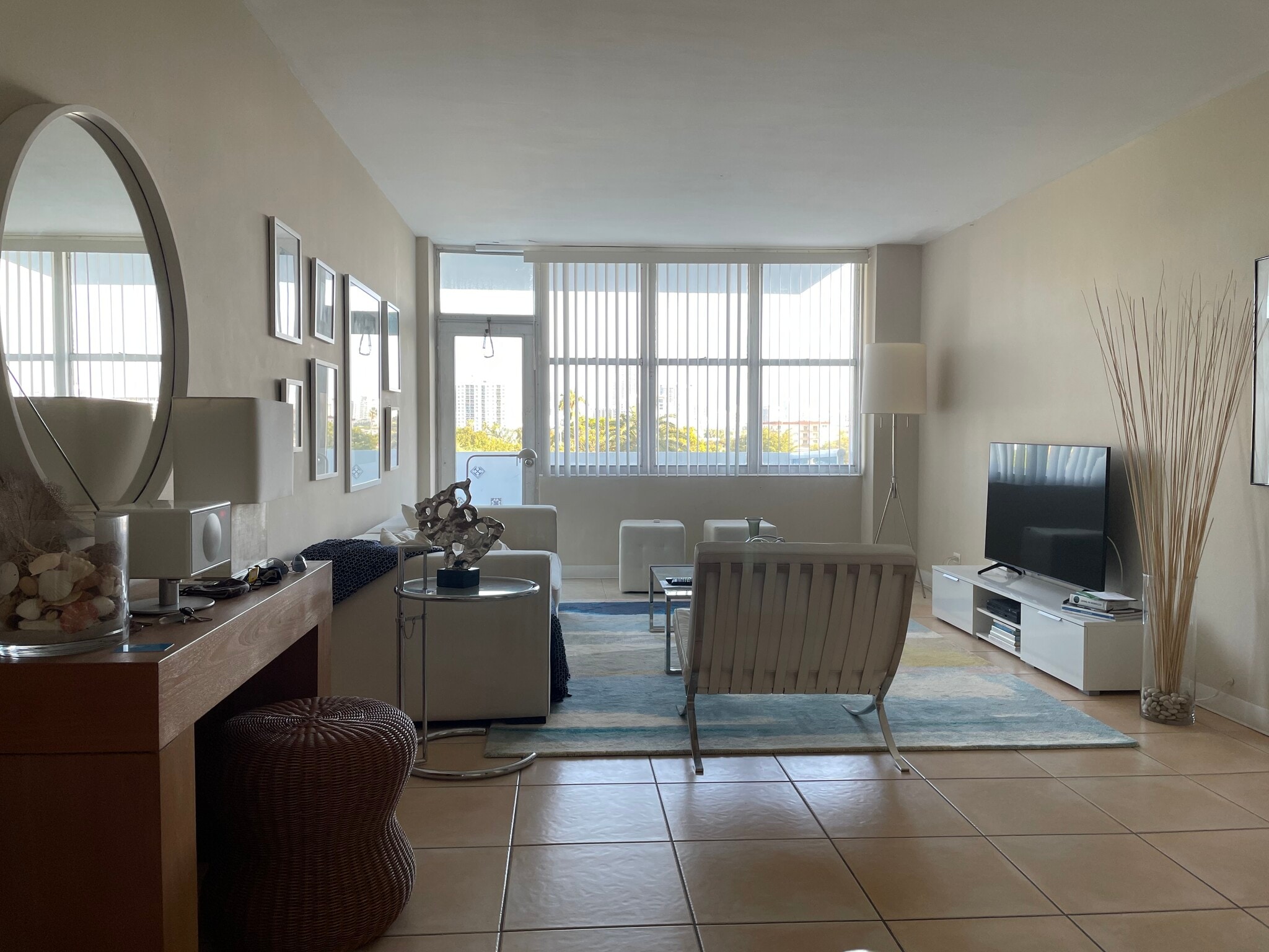 Living room - 7441 Wayne Ave