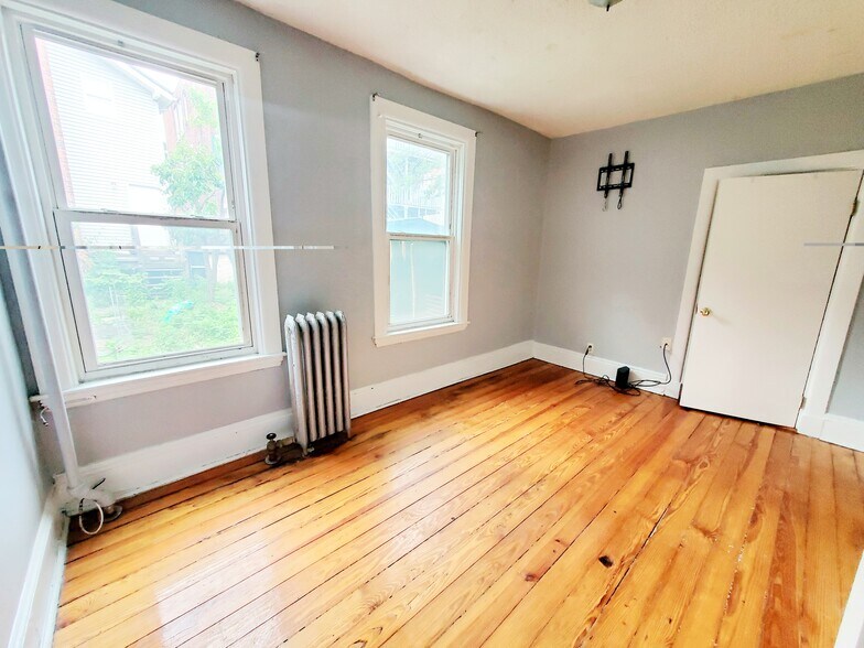 Building Photo - 846 Huntington Ave