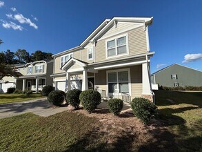 Building Photo - Magnificent 5 Bedroom, 3 Bath 2-story home...