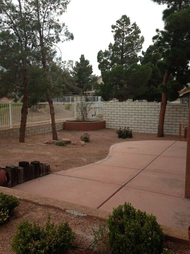 Building Photo - 2457 Antler Point Dr