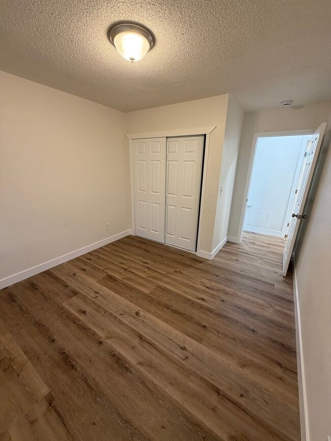 Building Photo - Newly remodeled