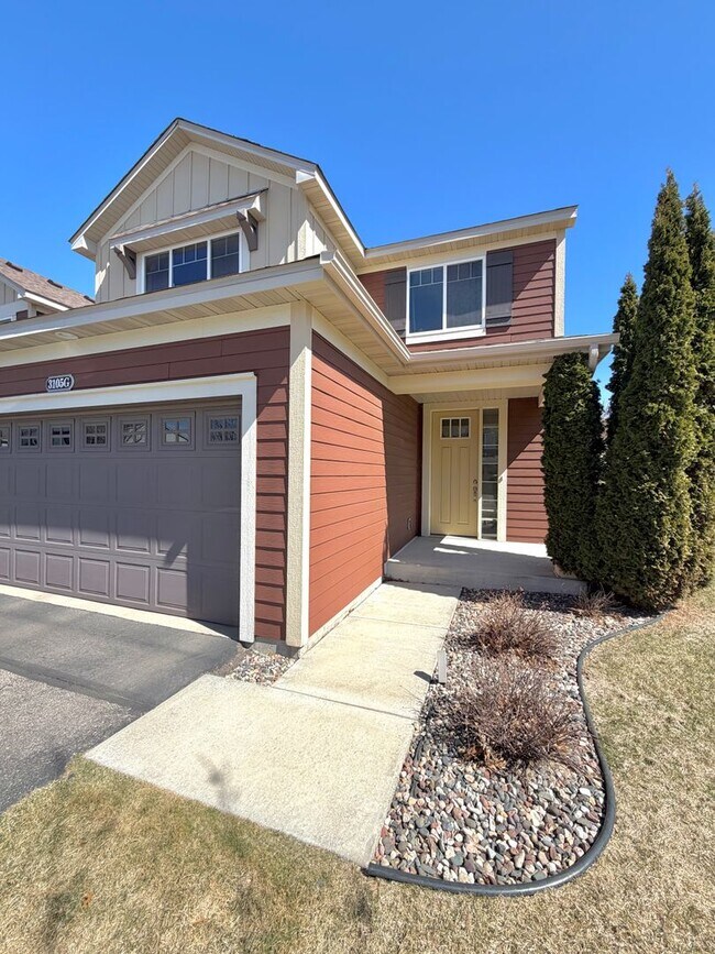 Building Photo - Rare 4 Bedroom End Unit Townhome in The Beautiful Stonemill Farms of Woodbury