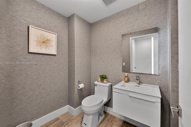 Building Photo - 17111 Biscayne Blvd