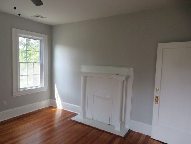 Building Photo - Brace yourself, because this Walnut Hill beauty doesn’t just turn heads — it demands a double-tak...