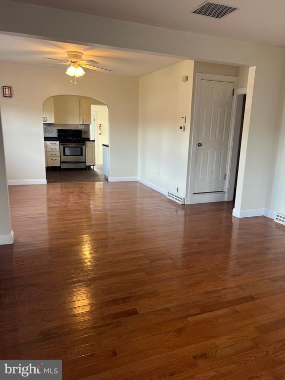 Building Photo - 4950 Perkiomen Ave