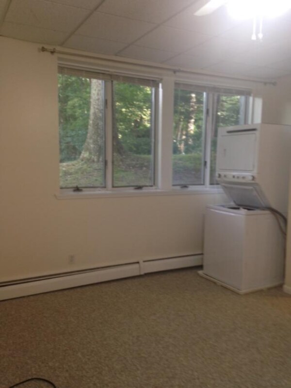 Building Photo - 89 Cranbury Dr