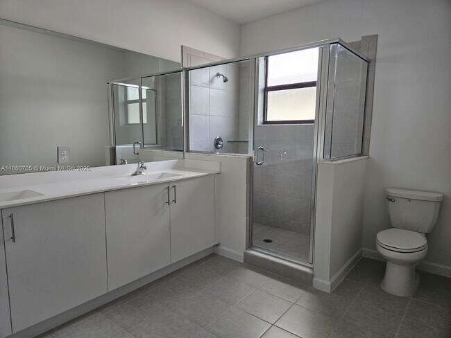 Building Photo - 257 SW 159th Way
