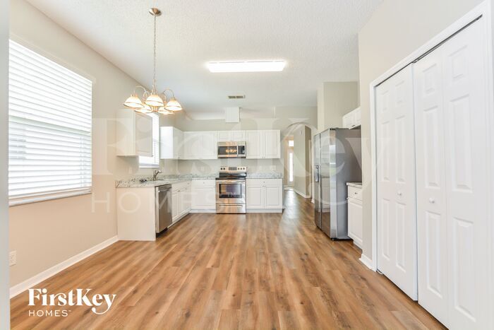 Building Photo - 10020 Savannah Bluff Ln