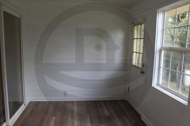 Building Photo - 1111 W Scenic Dr