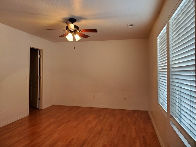 Building Photo - 1978 S 650 E