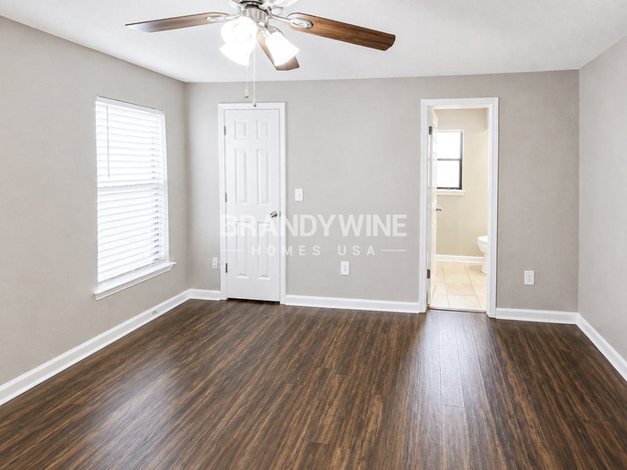 Building Photo - 616 Pembridge Dr W