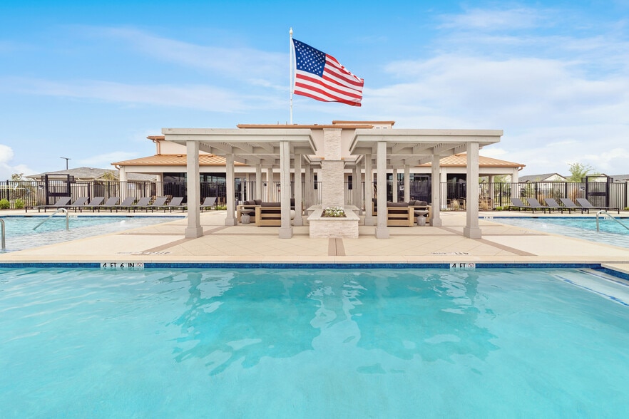 Building Photo - Mansions of Denton