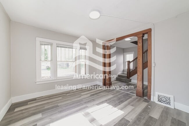 Building Photo - 1205 W Brons Ave