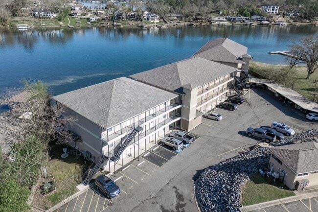 Building Photo - 117 Lookout Point