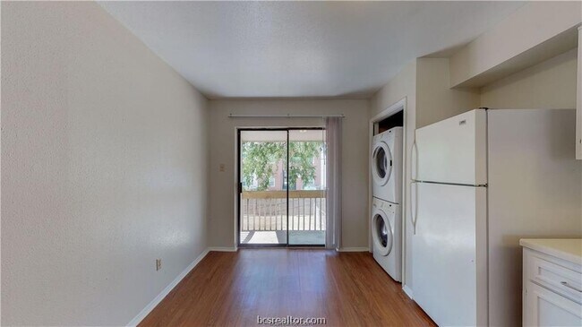 Building Photo - 307 Manuel Dr