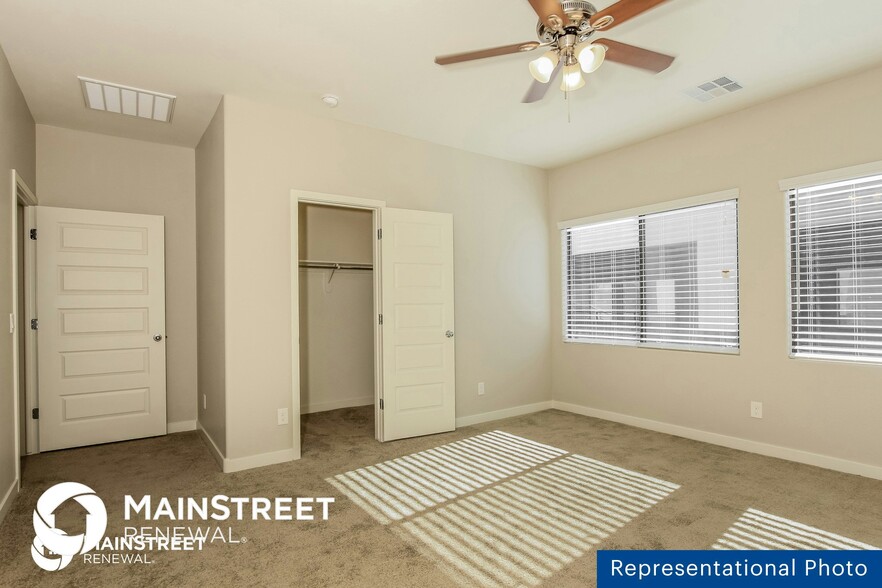 Building Photo - 1119 S Stapley Dr