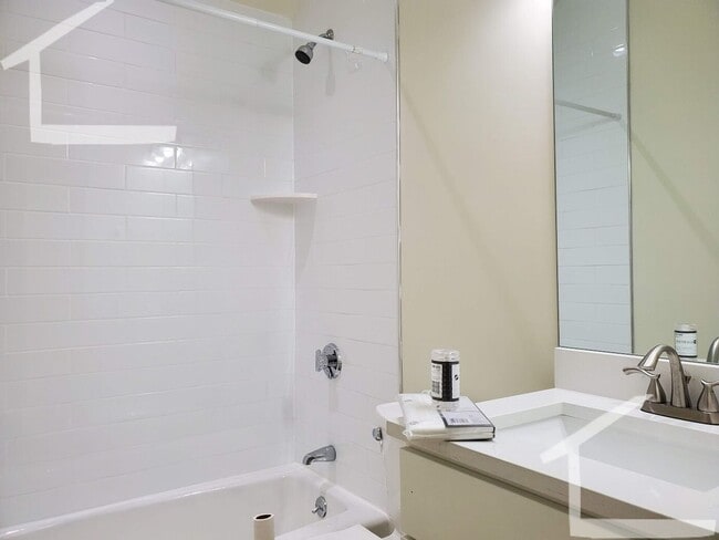 Building Photo - Coolidge Corner Area, In-Unit Washer and Dryer,  Parking for Rent