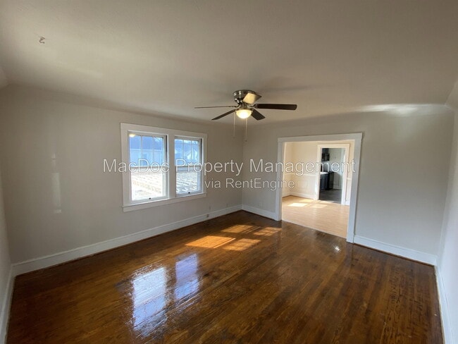 Building Photo - 138 Mansfield St