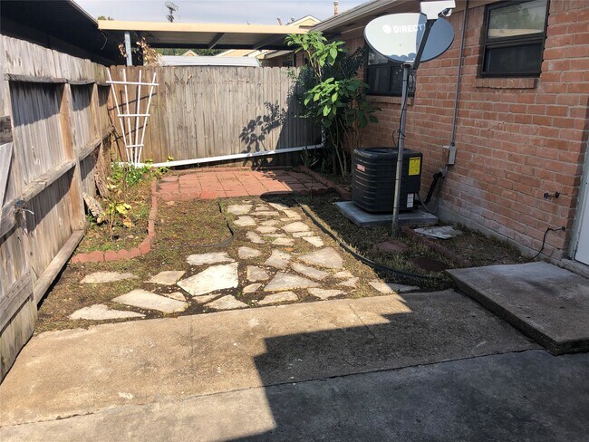 Building Photo - 3332 Burke Rd