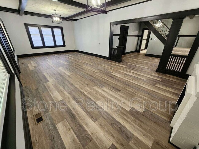 Building Photo - 1723 Thompson Ave