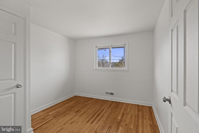 Building Photo - 139 Adrienne Ave