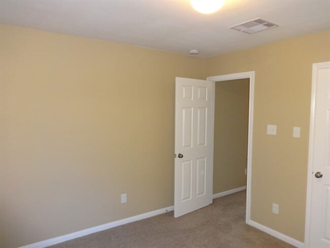 Building Photo - 5318 Rio Dr