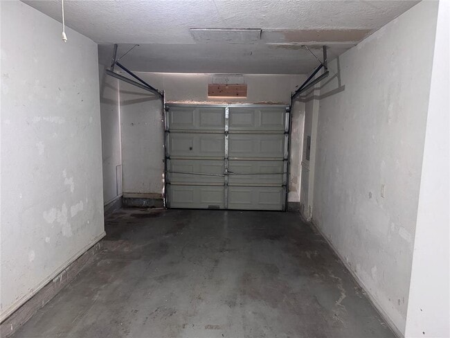 Building Photo - 205 Barrett Pl