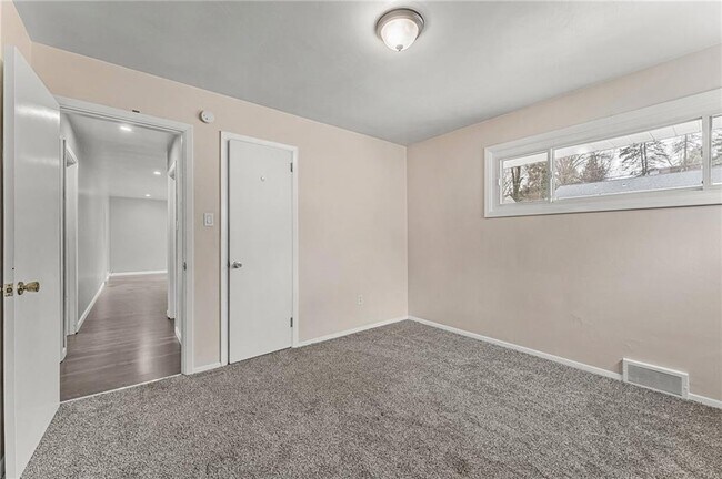 Bedroom & Hallway - 613 Springdale Dr